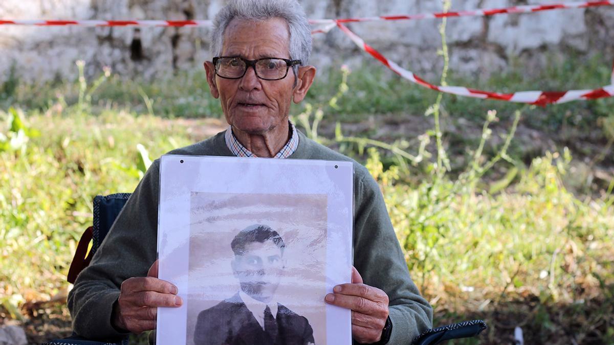 «Tengo 95 años y busco a mi padre»: localizan dos fosas comunes con víctimas del franquismo en un pueblo de Cádiz