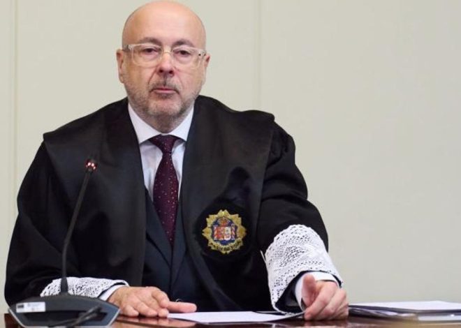 Jesús Arteaga, fiscal superior de Cantabria: «No hay nadie que pueda estar fuera de la ley, ni siquiera el rey»