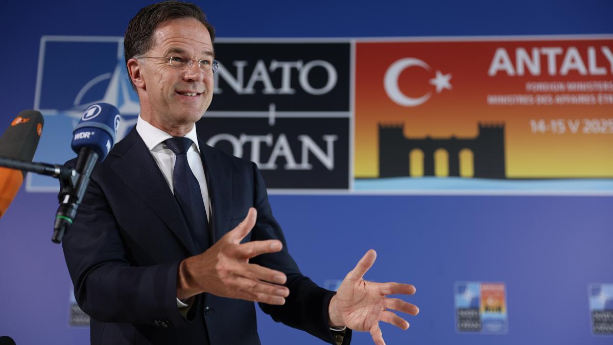 El secretario general de la OTAN dice que «sin duda» España llegará al 5% de gasto militar