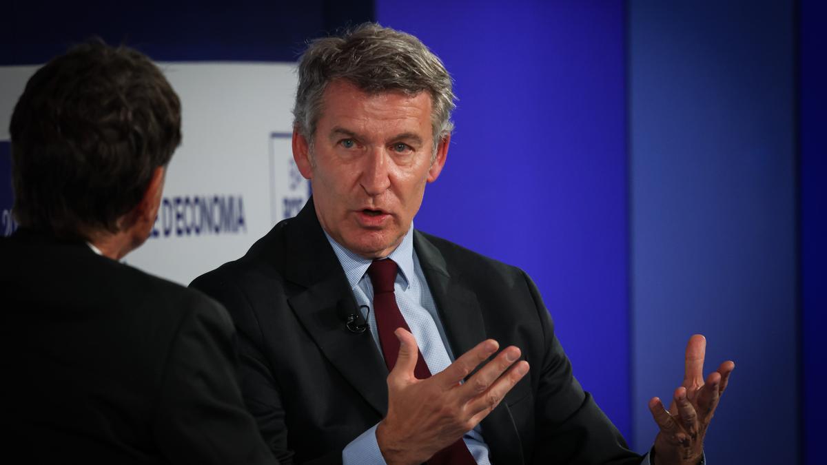 Feijóo carga contra el Gobierno por la consulta sobre la OPA del BBVA: «Es frívola y arbitraria»