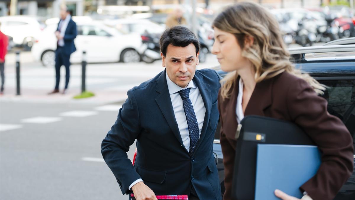 El abogado de la pareja de Ayuso testifica en el Supremo tras las contradicciones del comisionista sobre su confesión