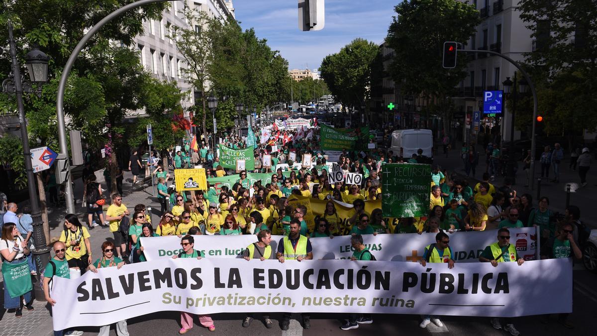 La educación clama en la calle contra el “desmantelamiento” de lo público de Ayuso: «Son décadas de asfixia»