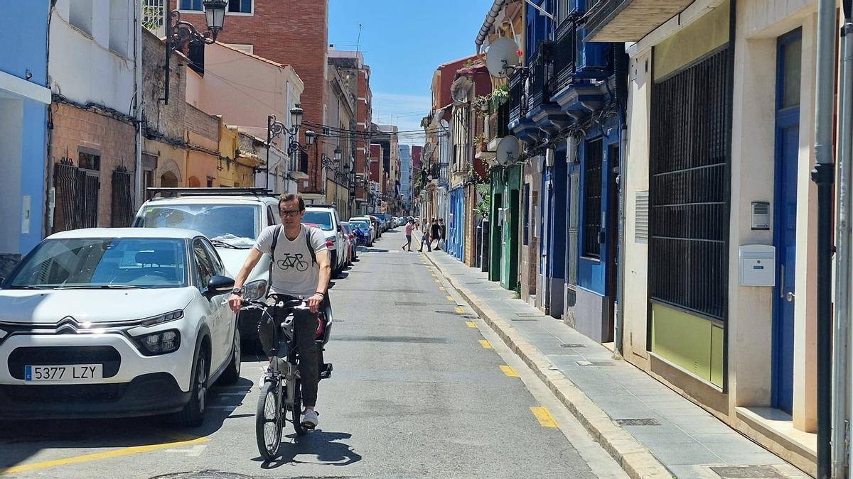 La asociación vecinal del Cabanyal denuncia amenazas de propietarios de apartamentos turísticos ilegales