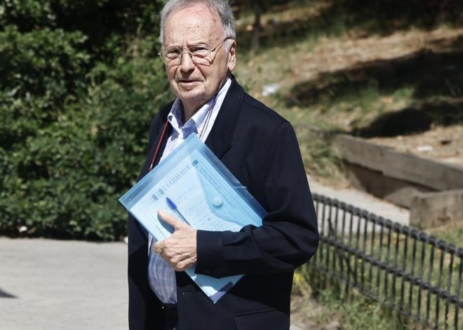 El juzgado que investiga al hermano de Sánchez embarga 6.000 euros a Manos Limpias porque debe dinero a una abogada