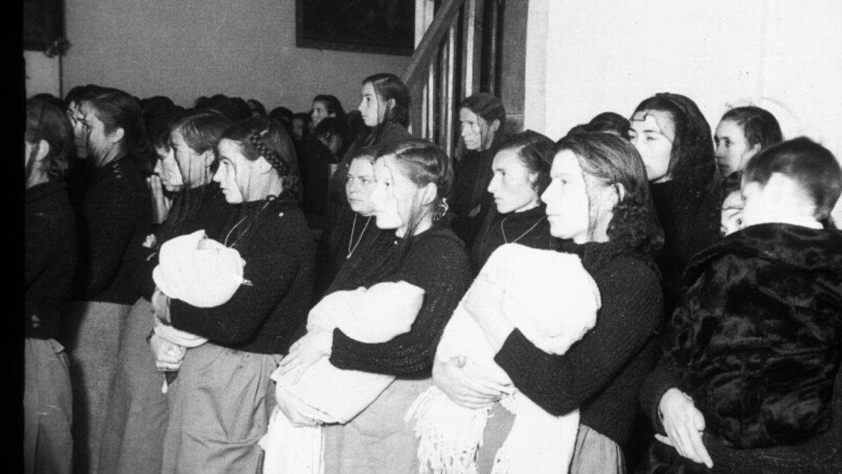 La prisión franquista de ‘mujeres de vida extraviada’ que Santos Yubero fotografió en La Calzada de Oropesa