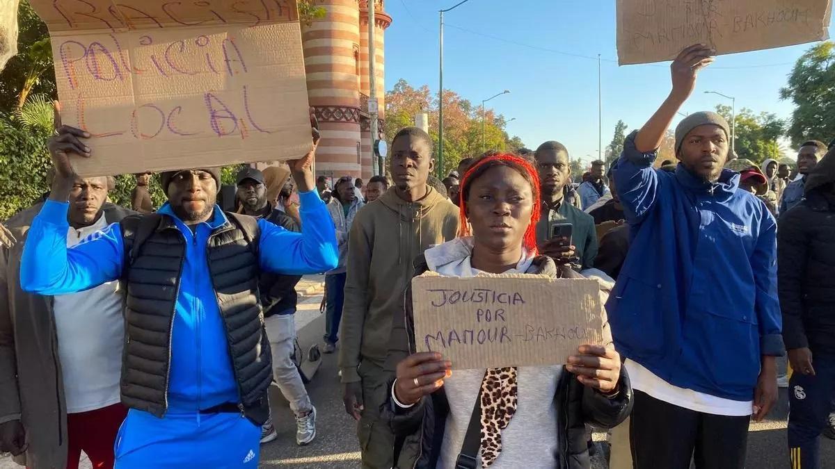 La Audiencia revisa el caso del mantero senegalés tras dictar el TSJA que sin persecución policial «no habría» muerto