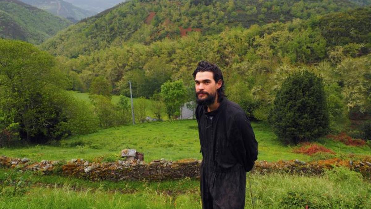Obstinación y encantamiento: las raíces gallegas del cine de Oliver Laxe, el director laureado en Cannes