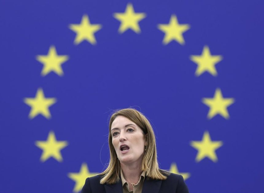 El PP europeo y la ultraderecha bloquean el órgano con el que la UE pretende limitar las puertas giratorias