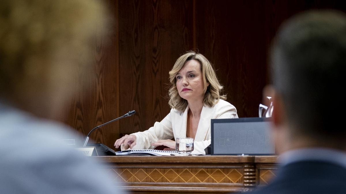 El PP, a Pilar Alegría en el Senado: «¿Sería capaz de distinguir a una mujer que ejerce la prostitución?»