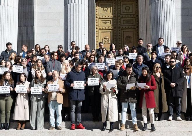Los periodistas del Congreso se plantan ante un nuevo ataque de agitadores de extrema derecha