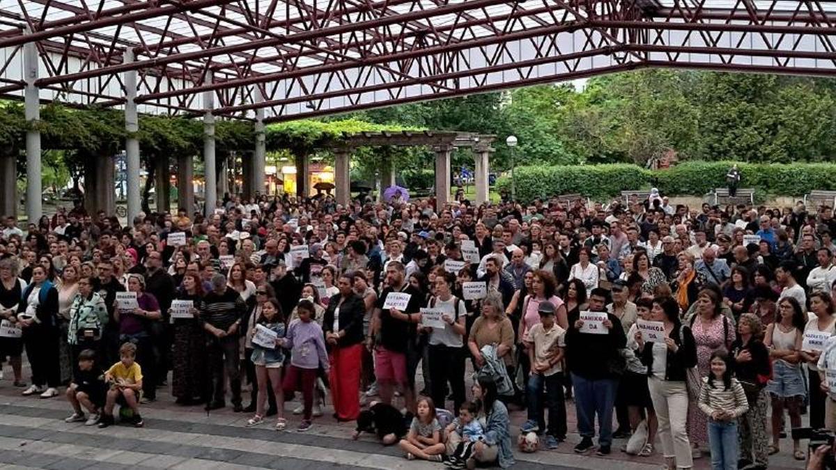 Bilbao se echa a la calle para condenar el asesinato de una niña de 13 años: «La violencia vicaria es violencia machista»
