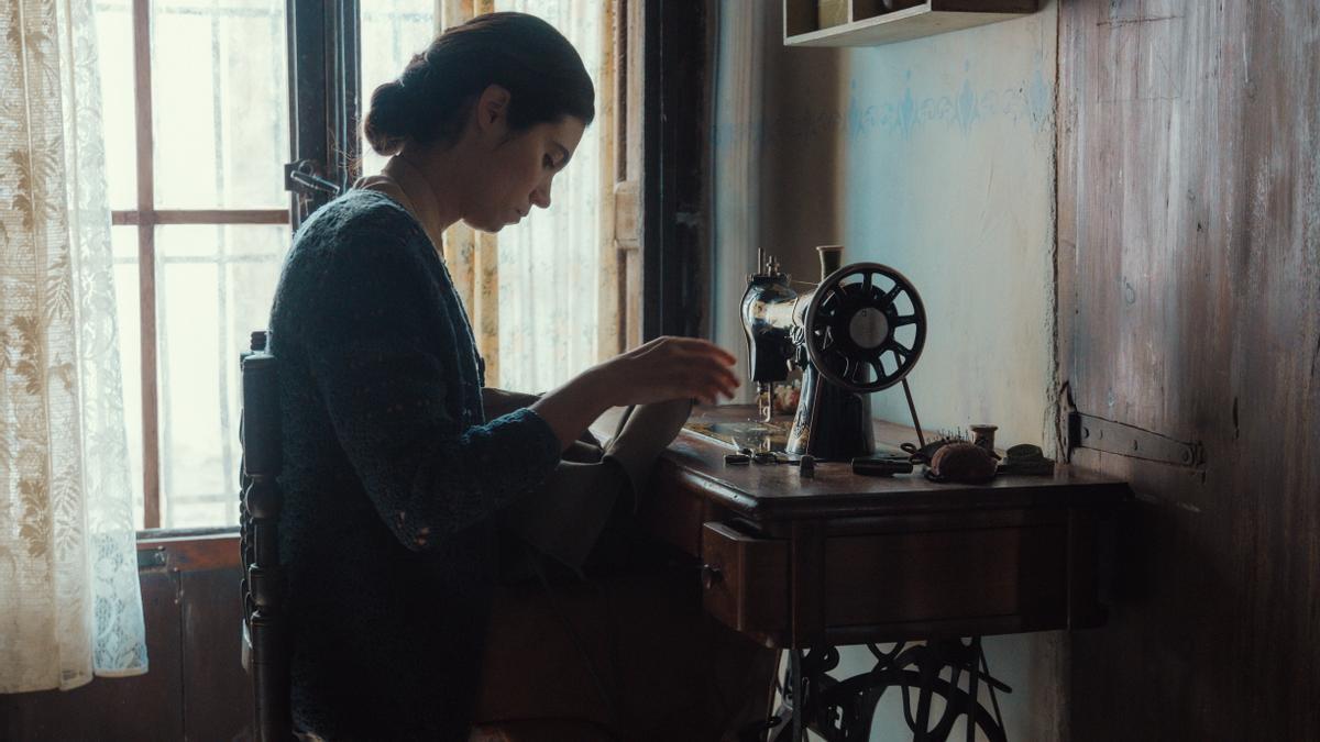 Celia Rico adapta a Chirbes para contar a las mujeres de la posguerra cuya labor era «coser, guisar y callar»