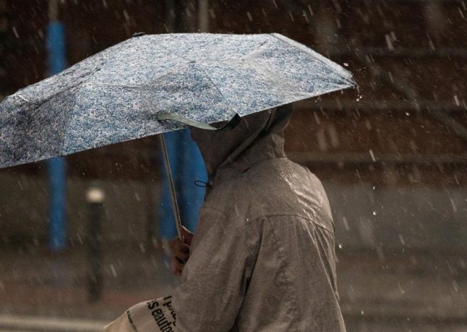 La lluvia y las tormentas aguan el Dos de Mayo en la Comunidad de Madrid, con aviso amarillo de la Aemet