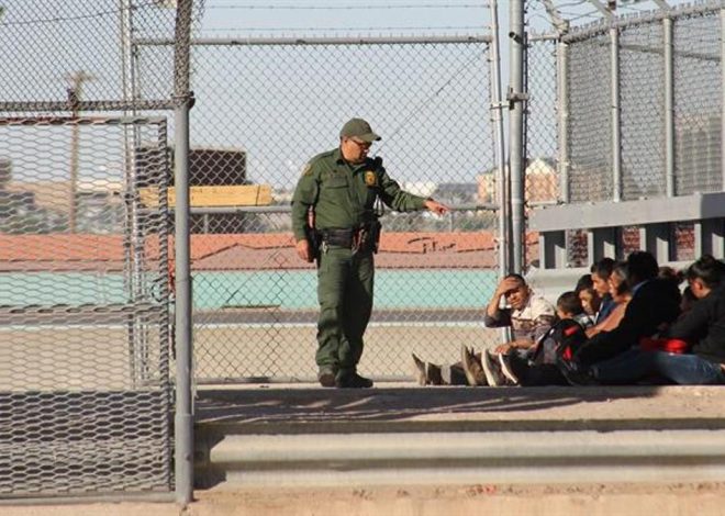 La Administración Trump dice que pagará 1.000 dólares a los migrantes sin papeles que se «autodeporten» de EEUU