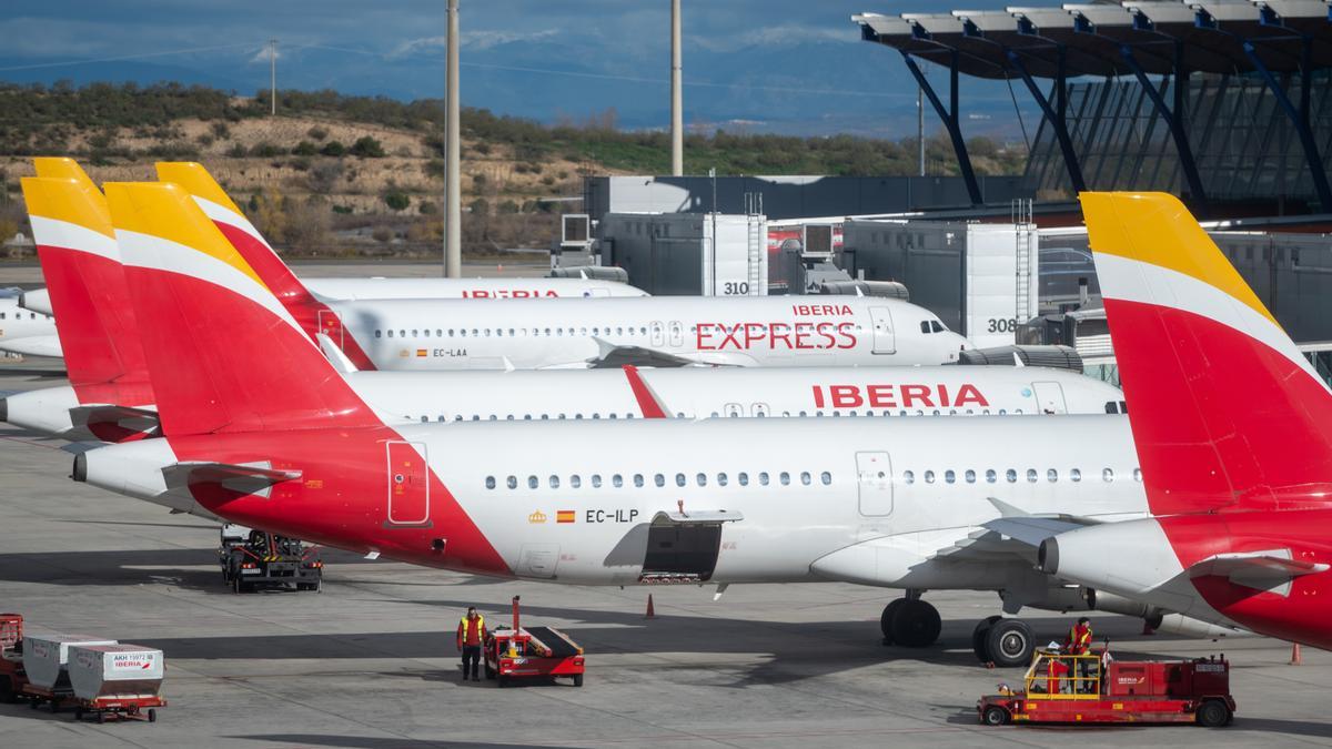 La dueña de Iberia y British Airways se lanza a comprar aviones de Boeing y Airbus en plena batalla arancelaria