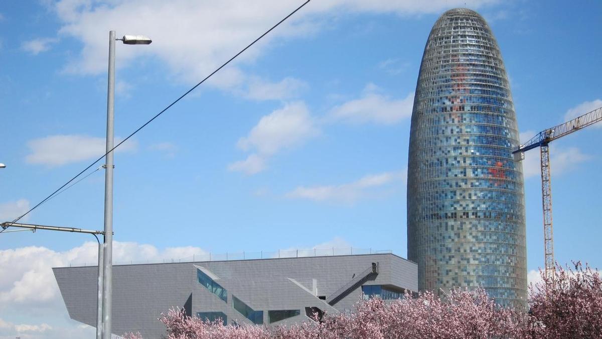 Acuerdo en el ERE de la moderadora de contenidos de Meta en Barcelona con indemnizaciones de 8.600 euros de media
