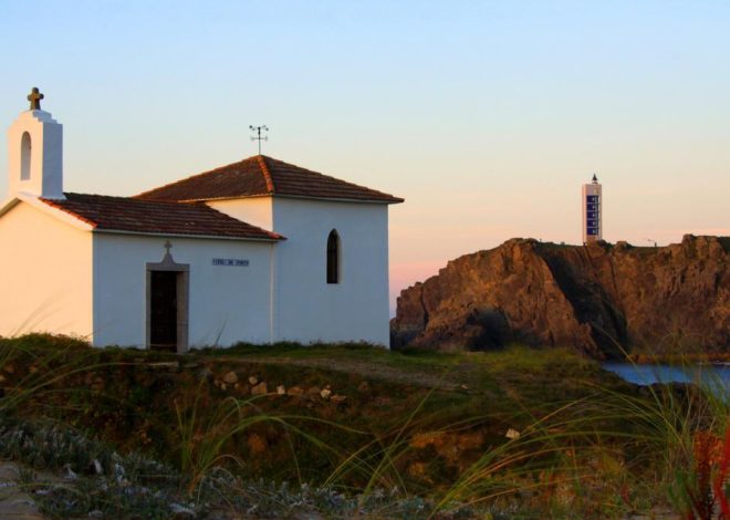 La playa de Galicia que esconde una ermita medieval a la que solo se puede llegar con marea baja
