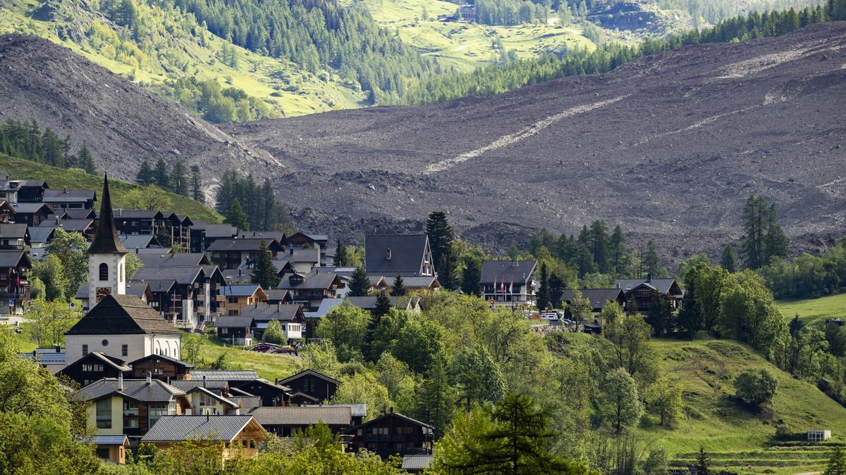 El colapso de un glaciar fundido por el calentamiento global sepulta un pueblo entero en Suiza