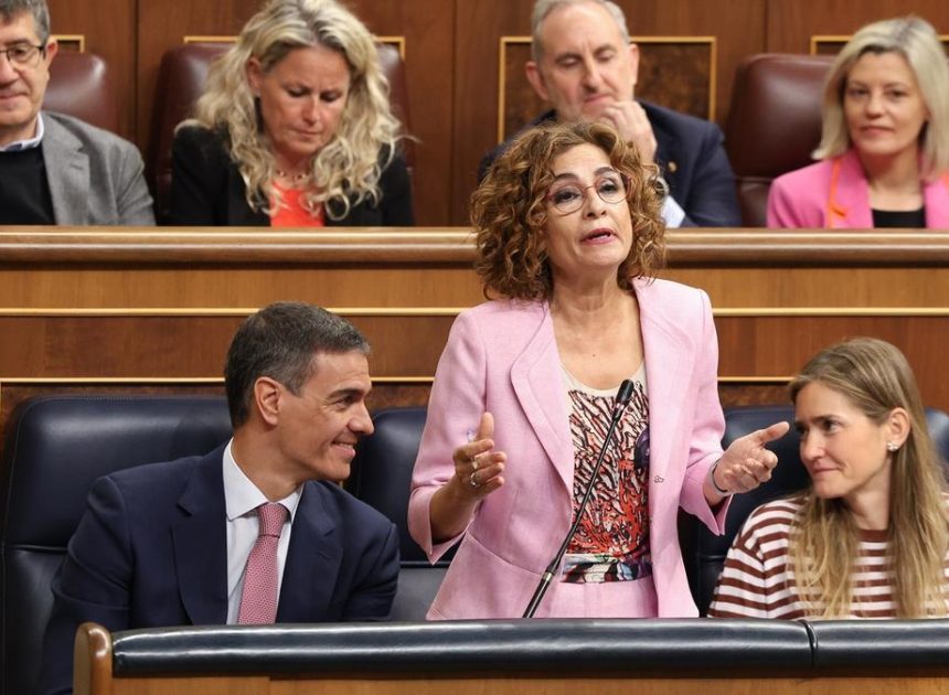 La Autoridad fiscal señala que el Gobierno cumple con el límite al gasto de las reglas europeas y descarta recortes