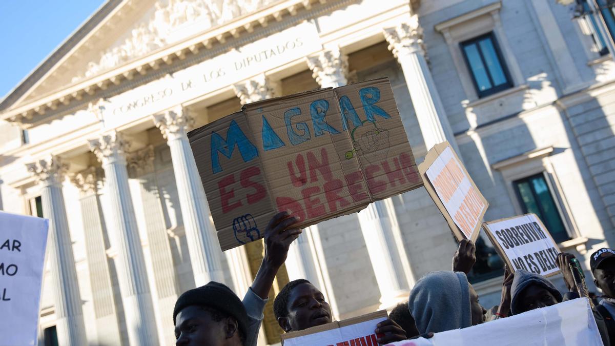 La regularización de migrantes sigue estancada en el Congreso un año después: «Sentimos frustración»