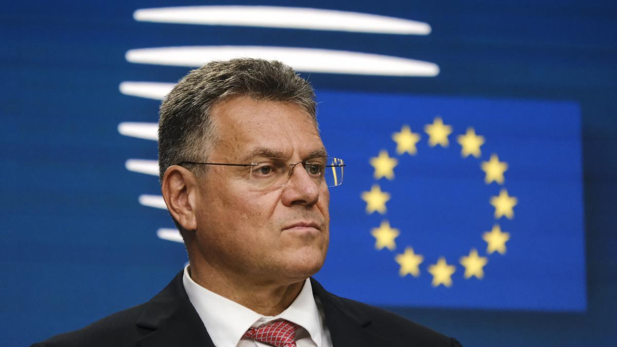 Los responsables de Comercio de la UE y EEUU retoman las negociaciones para buscar un acuerdo sobre aranceles