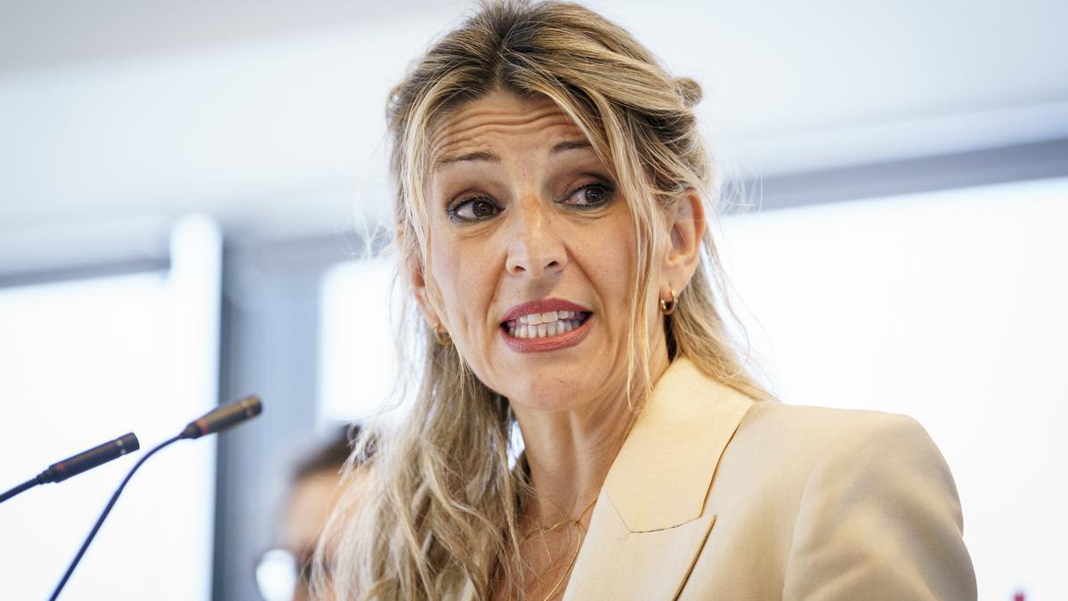 Yolanda Díaz avisa de que «es ilegal» que las empresas pidan recuperar las horas de trabajo perdidas por el apagón