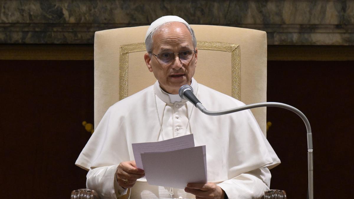 El Papa León XIV, la última víctima de los cada vez más habituales vídeos falsos elaborados con IA
