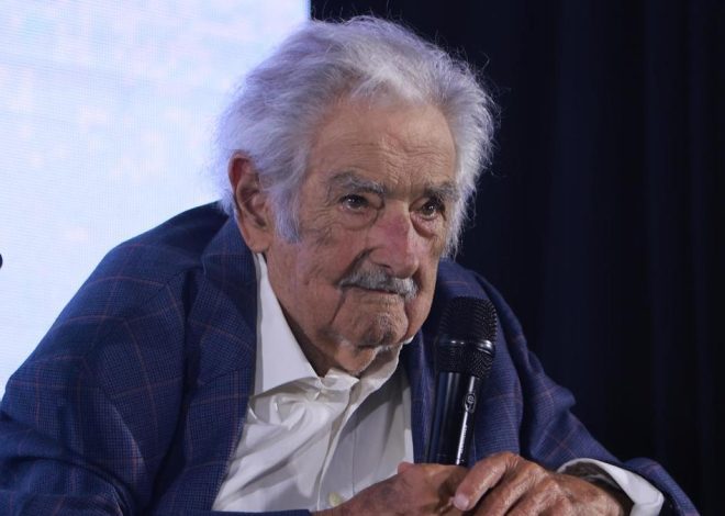 La última aparición de Mujica: «¿Para qué mierda vivimos si somos incapaces de sacrificar un poco de bienestar en favor de la gente jodida?»