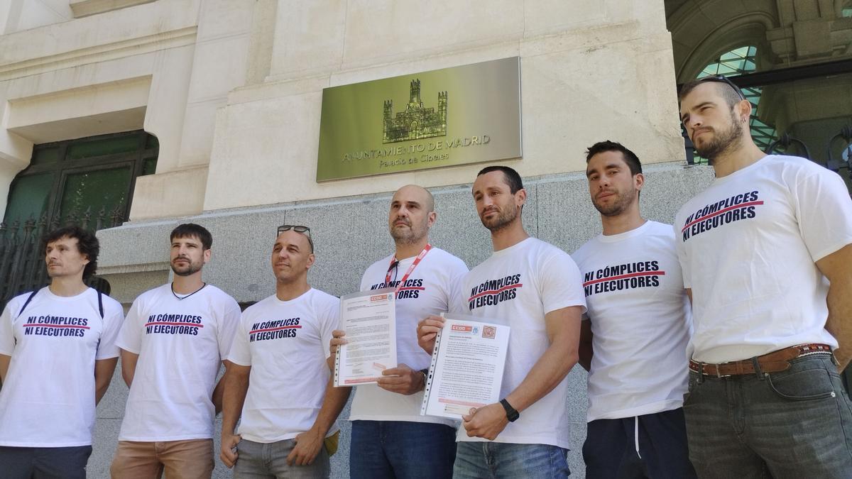Los bomberos se hacen fuertes contra los desahucios: “Nos debemos al pueblo”