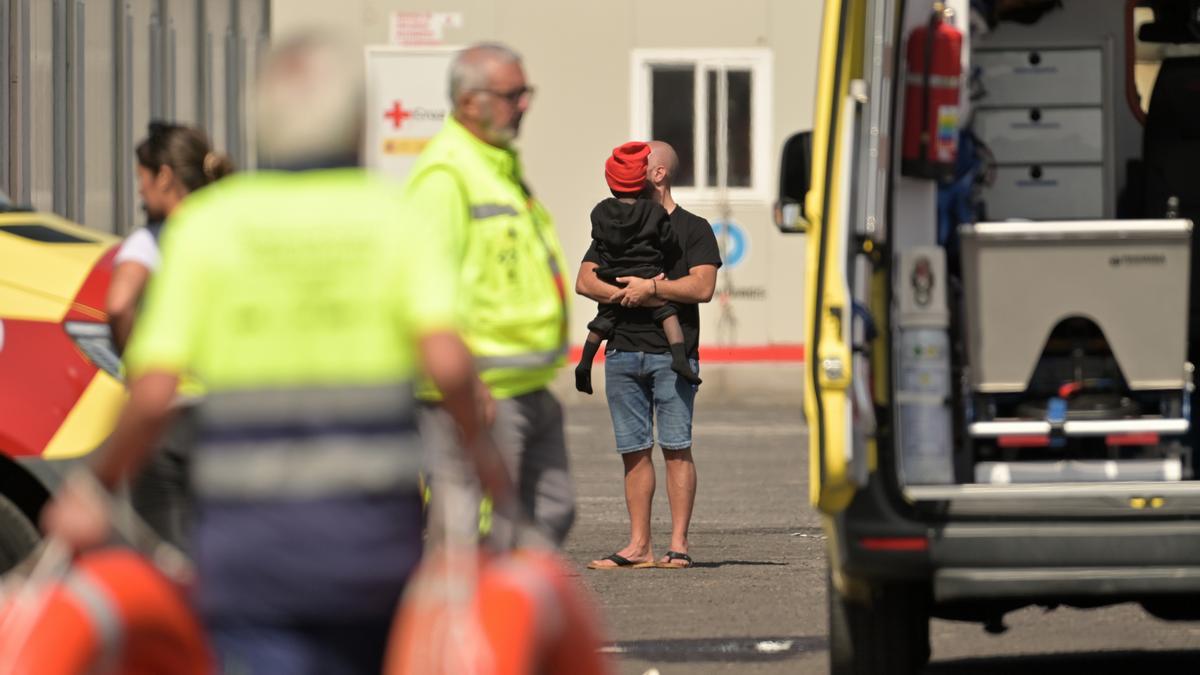 La última tragedia de la ruta canaria golpea a la infancia migrante con tres niñas muertas y varios menores graves