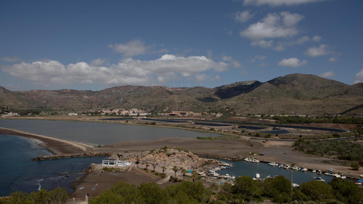 Los 60 millones de toneladas de residuos mineros de la bahía de Portmán serán sellados: “Llevan 35 años engañándonos”