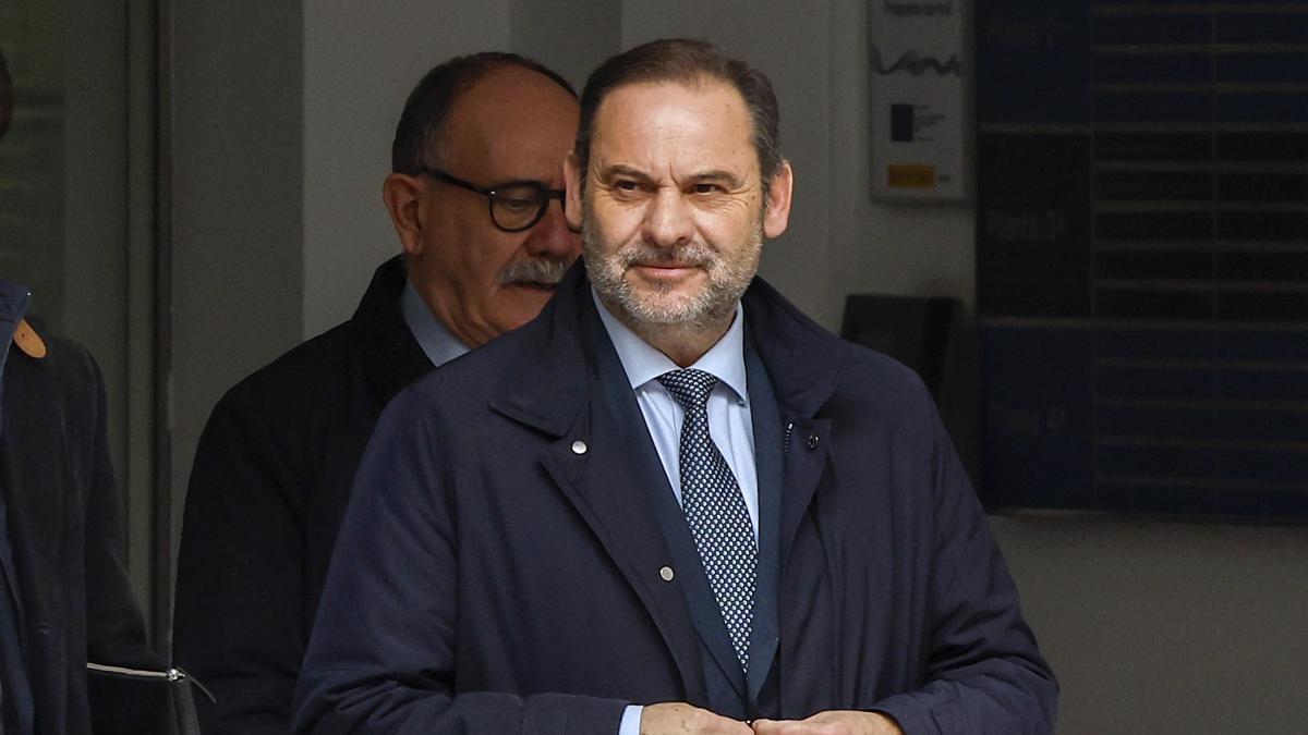 Ábalos no denunciará la filtración de sus mensajes con Sánchez: «Se ponen nerviosos cuando se ven concernidos»