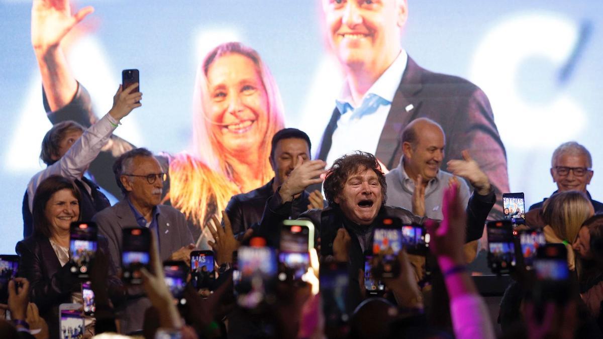 El candidato de Milei vence en Buenos Aires y arrebata la ciudad a la formación del expresidente Mauricio Macri