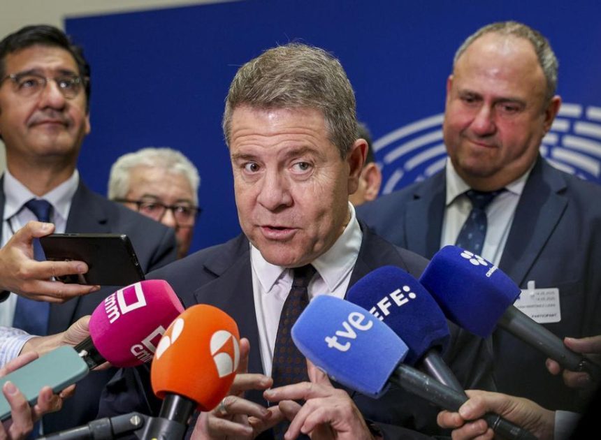 García-Page propone celebrar reuniones mensuales entre los presidentes autonómicos al margen de Sánchez