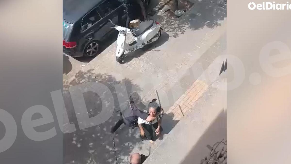 Una familia colombiana muestra los vídeos de una agresión policial en València: «Sentí mucha rabia, miedo e impotencia»