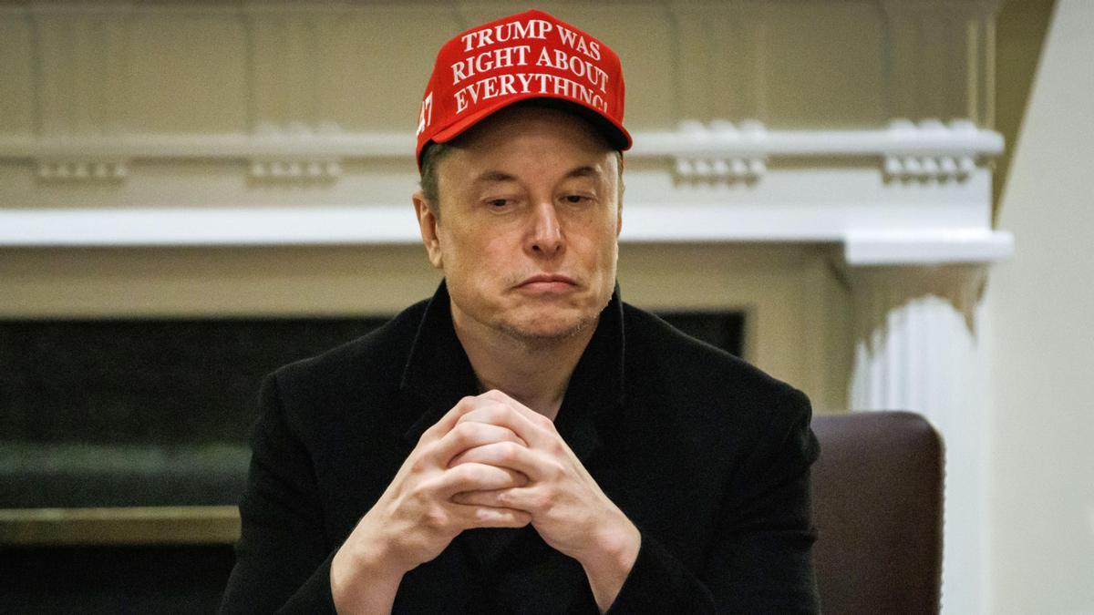 La IA de Elon Musk niega el Holocausto tras defender un “genocidio blanco” en Sudáfrica
