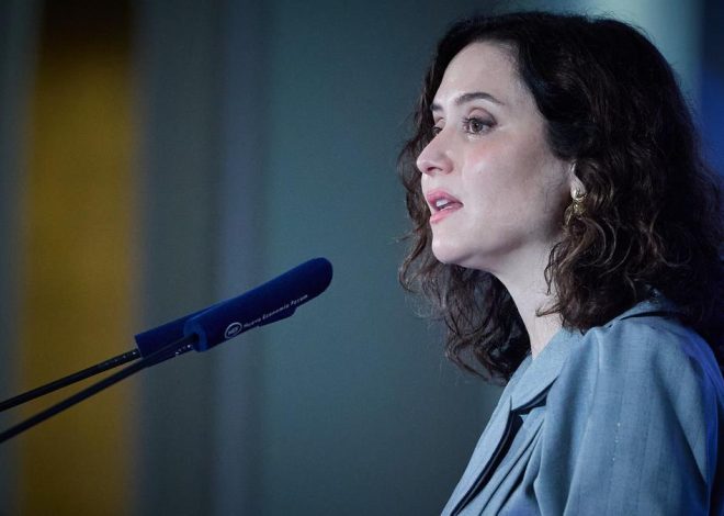 Ayuso respalda la energía nuclear en un foro en Francia y acusa al Gobierno de «condenarla sin rigor científico»