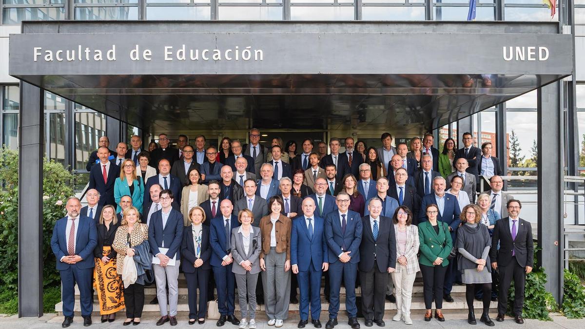 El PP rechaza un decreto anti chiringuitos universitarios que apoyan rectores, sindicatos y estudiantes