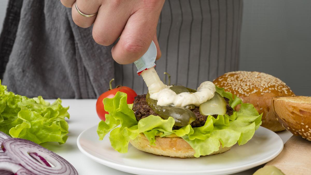 Por qué los emulsionantes en la comida podrían ser un problema