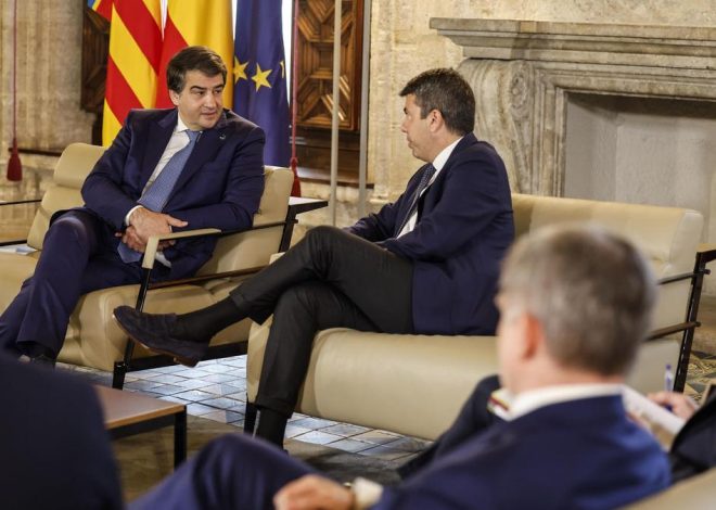 Un vicepresidente de la Comisión Europea visita sin Mazón la ‘zona cero’ de la DANA