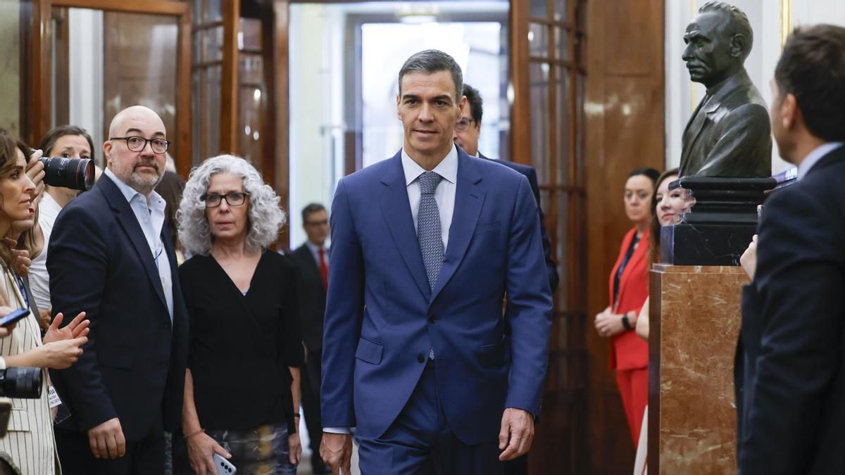 Sánchez busca en la agenda exterior un escape hasta el Comité Federal de julio y piensa en una mujer para Organización