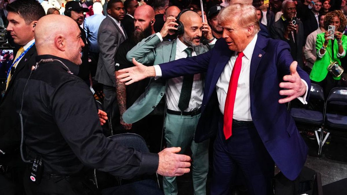Más ‘influencers’ y menos periodistas: las fuentes de noticias que aúpan a Trump y se extienden por todo el mundo