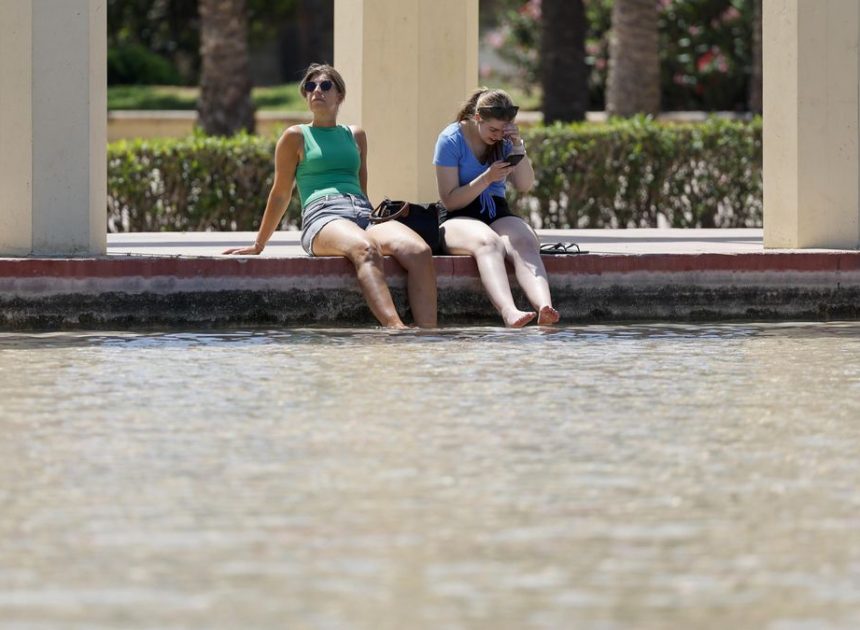 Más de 30 grados y sin lluvias: la previsión de la Aemet antes de otro fin de semana de calor veraniego