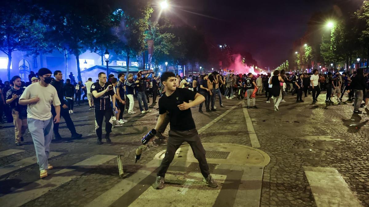Dos muertos y más de 550 detenidos en las celebraciones de la Champions del PSG en Francia