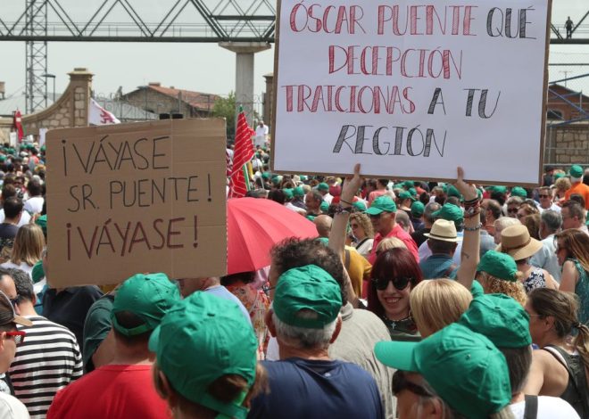 El recorte del AVE aviva las movilizaciones en Zamora tres años después del fuego: “El tren puede salvarnos la vida”