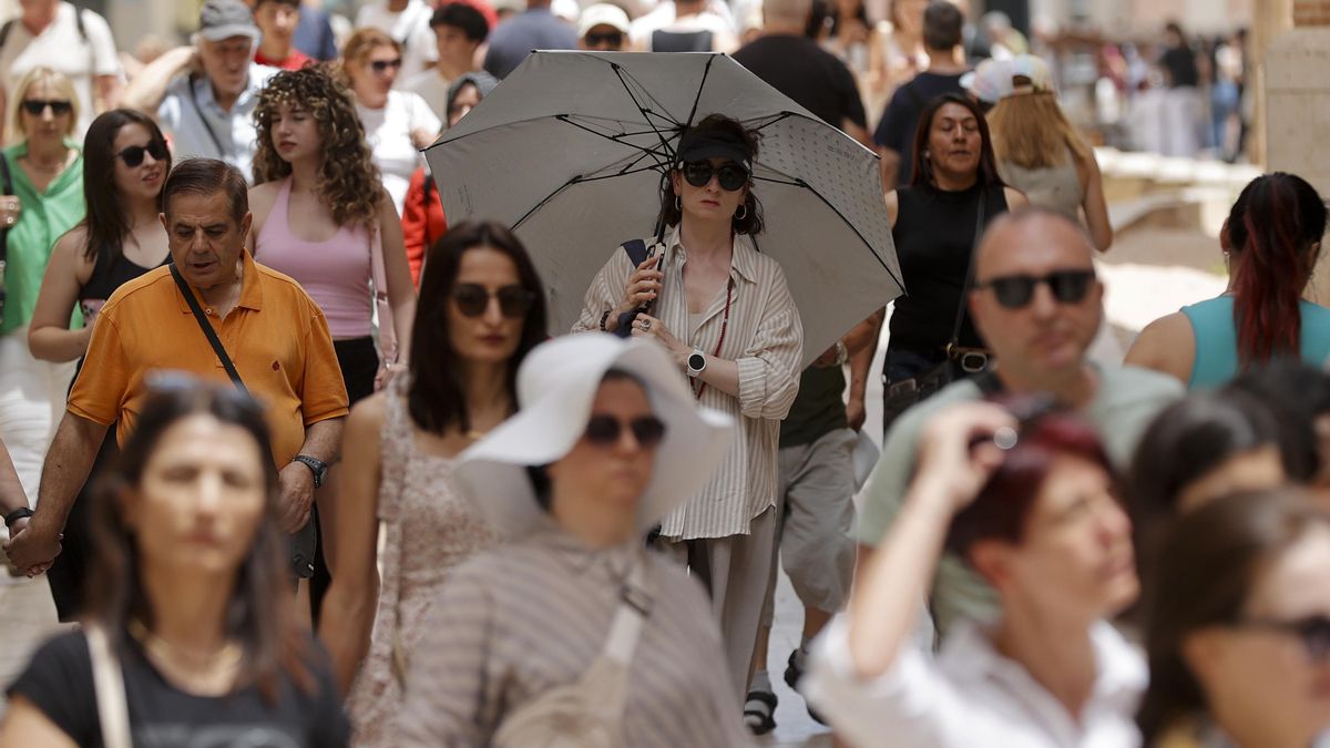 La Aemet activa avisos por altas temperaturas en nueve comunidades antes de la ola de calor