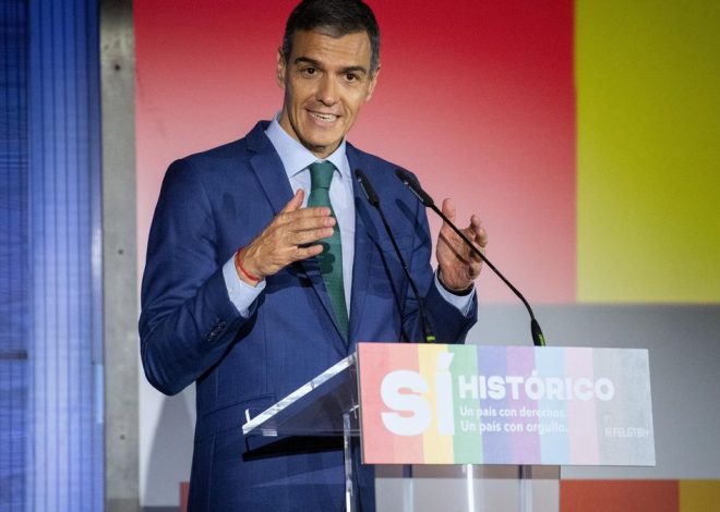 Sánchez recuerda la oposición del PP y la Iglesia al matrimonio homosexual: «Nos habrían llamado ‘wokes'»