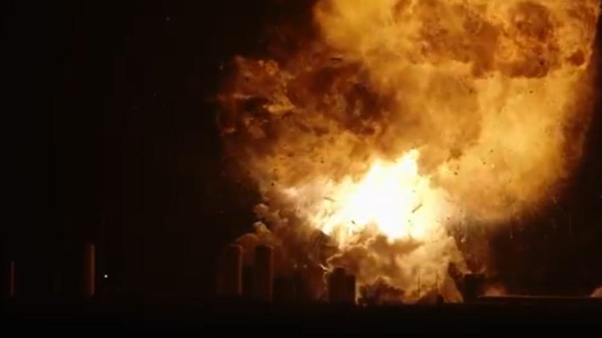 La nave Starship de Elon Musk explota en tierra y provoca una bola gigante de fuego
