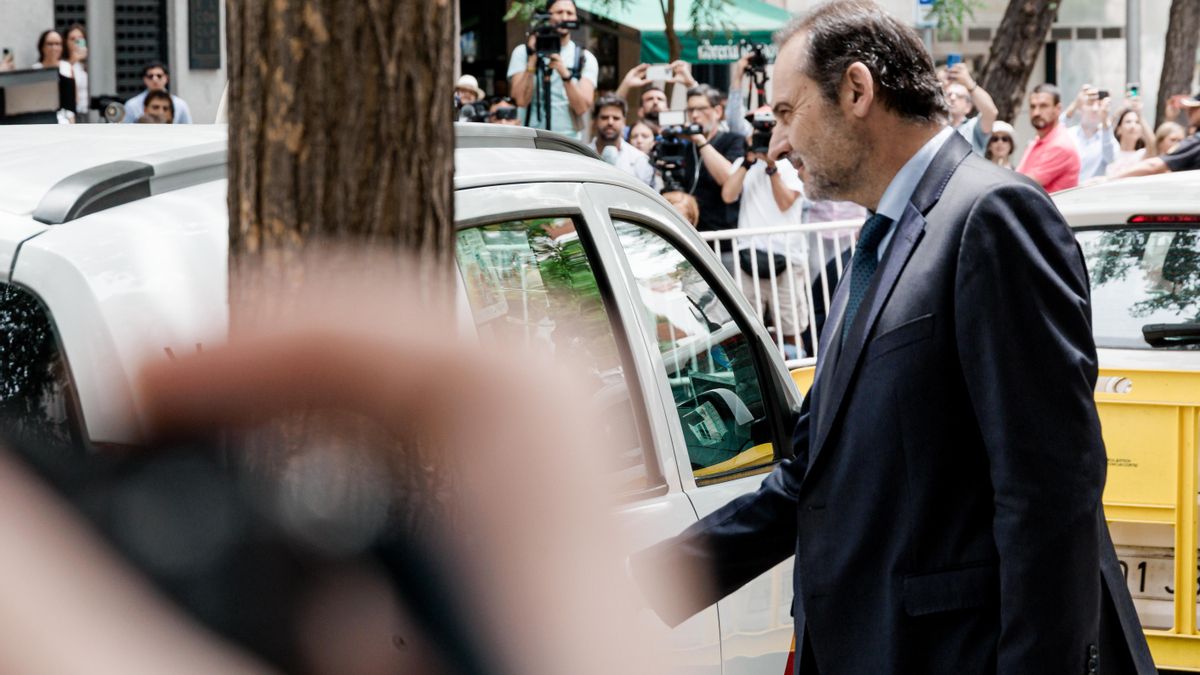 El juez advierte a Ábalos de que la UCO tiene aún una cantidad “ingente” de audios por analizar