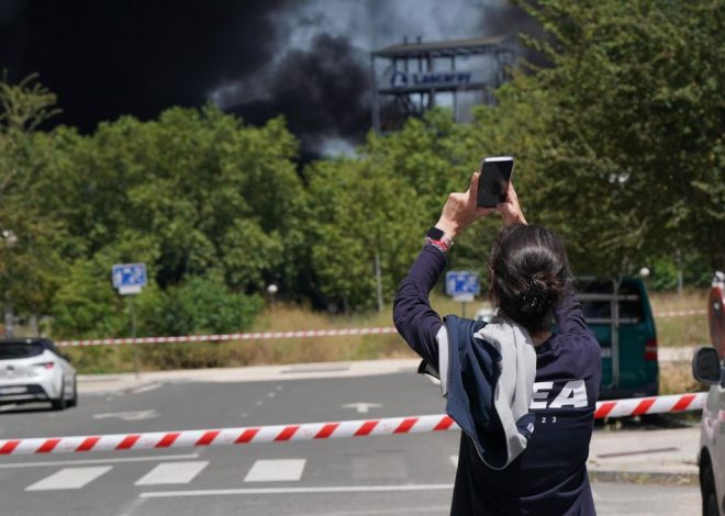 Balance del «grave» incendio en Vitoria: la empresa LEA queda «toda destrozada» y se mantiene la mala calidad del aire